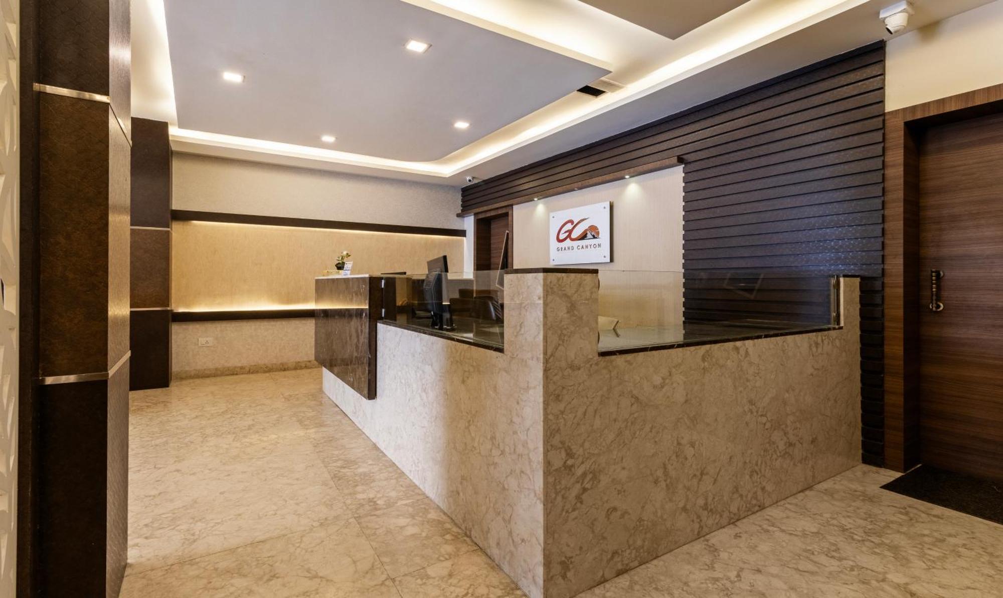 Treebo Grand Canyon By D2V Kochi Exterior photo