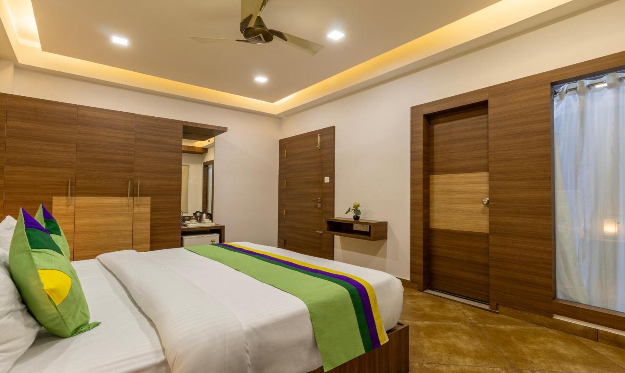 Treebo Grand Canyon By D2V Kochi Exterior photo