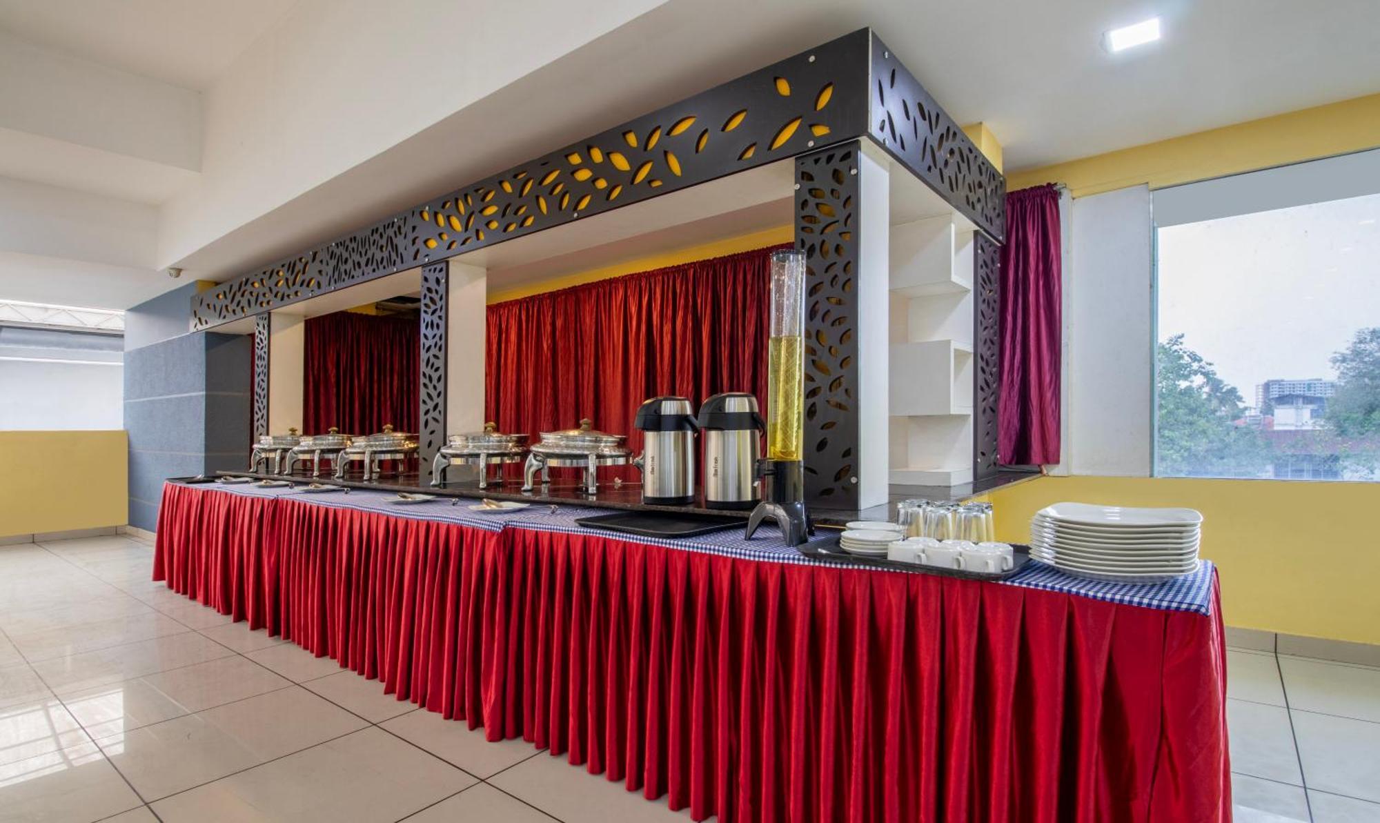 Treebo Grand Canyon By D2V Kochi Exterior photo