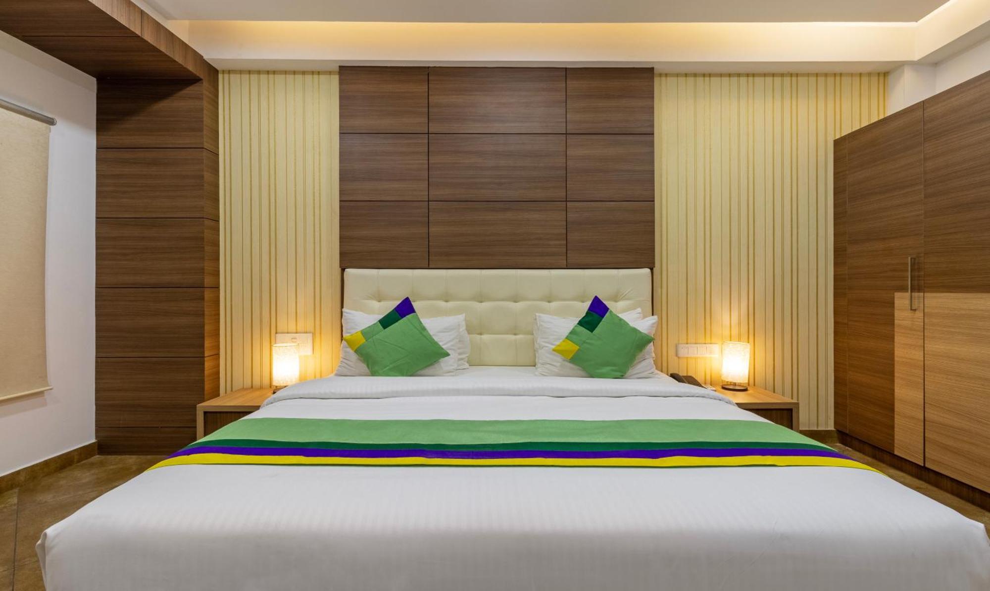 Treebo Grand Canyon By D2V Kochi Exterior photo
